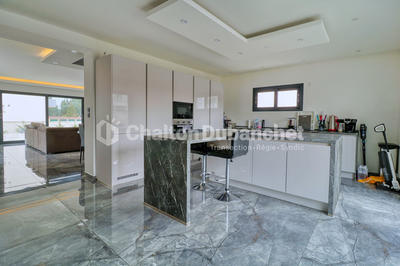 Maison - 140 m² - 5 pièces