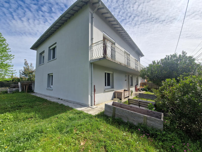 Maison - 204 m² - 7 pièces