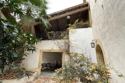 Maison - 279 m² - 9 pièces