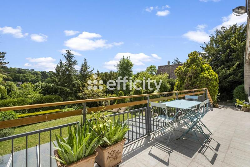 Villa - 309 m² - 12 pièces