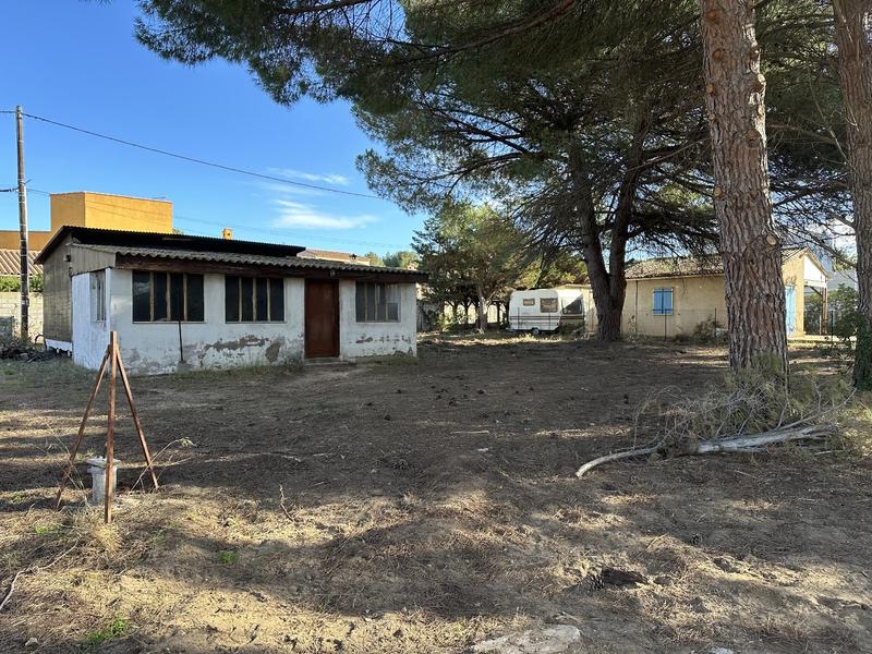 Terrain constructible - 697 m²