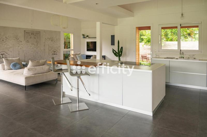 Maison de bois - 200 m² - 5 pièces