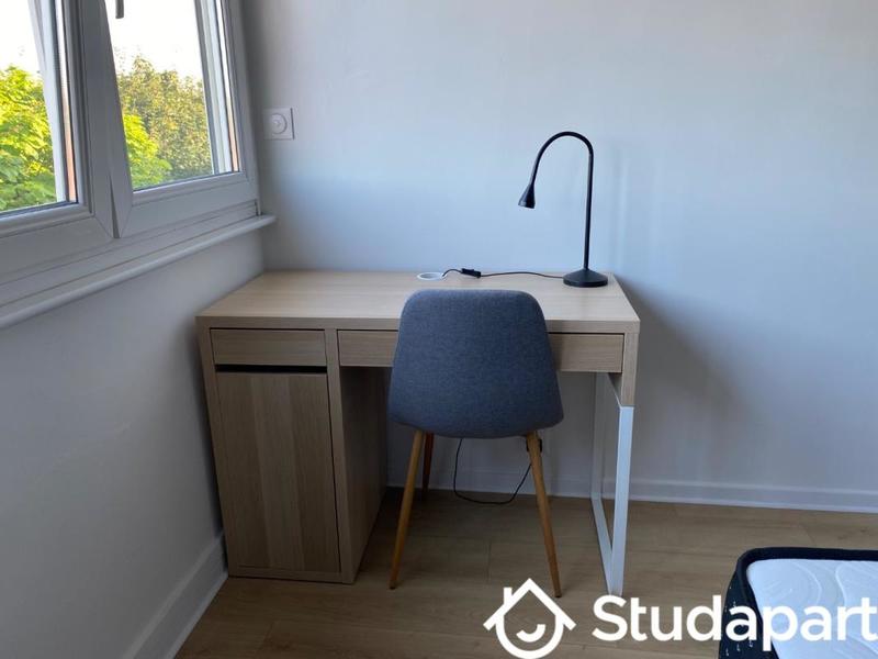 Chambre - 11 m² - 1 pièce