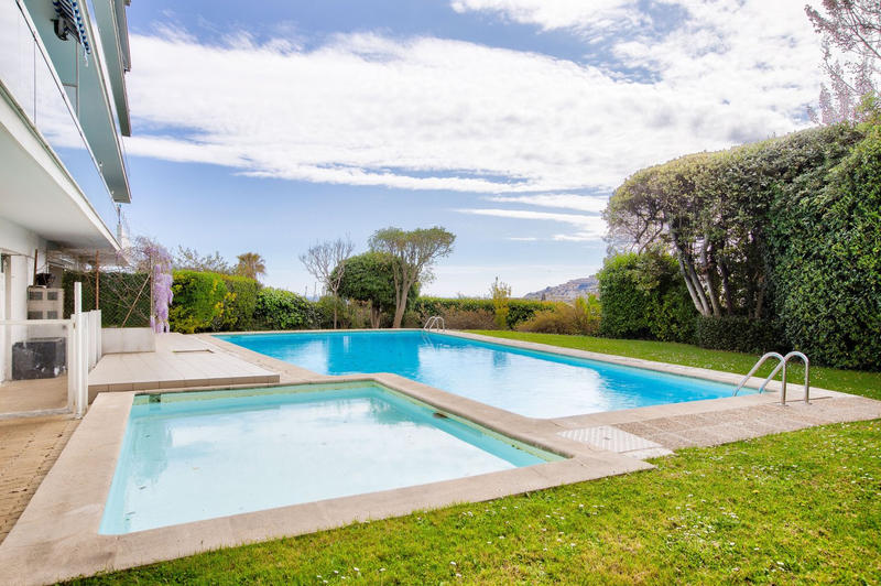 Appartement - 194 m² - 6 pièces