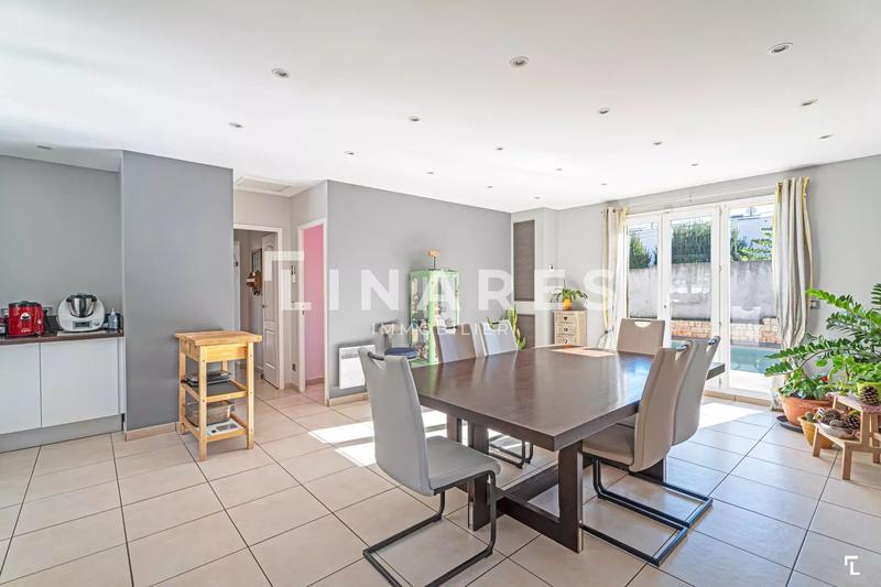 Maison - 122 m² - 5 pièces