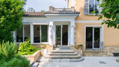 Maison - 332 m² - 8 pièces