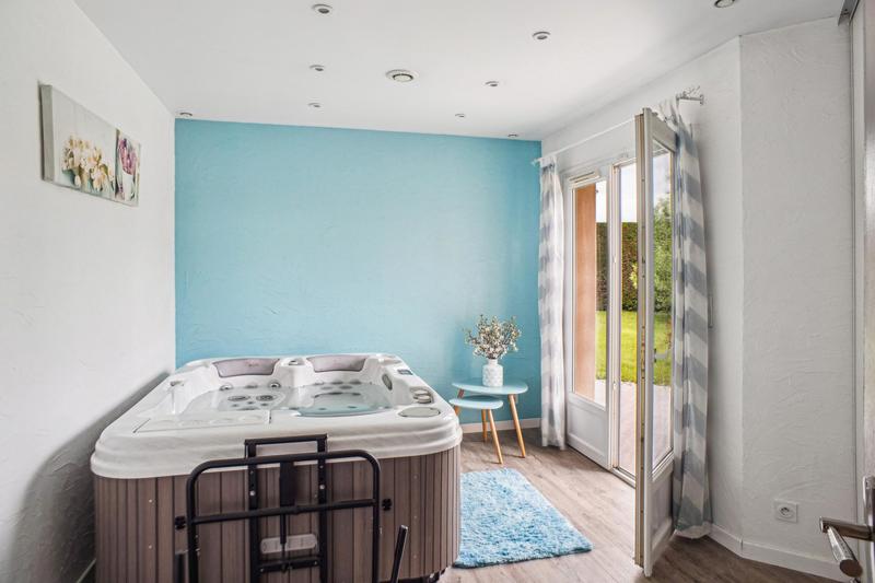 Maison - 200 m² - 8 pièces