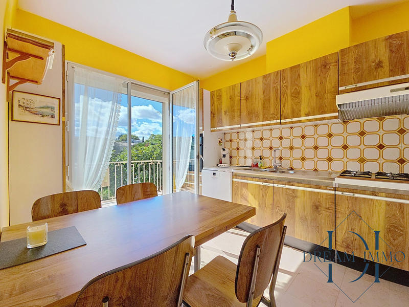 Maison traditionnelle - 206 m² - 8 pièces