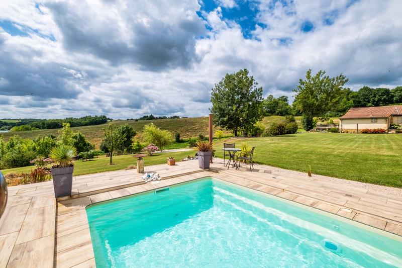 Maison - 345 m² - 11 pièces