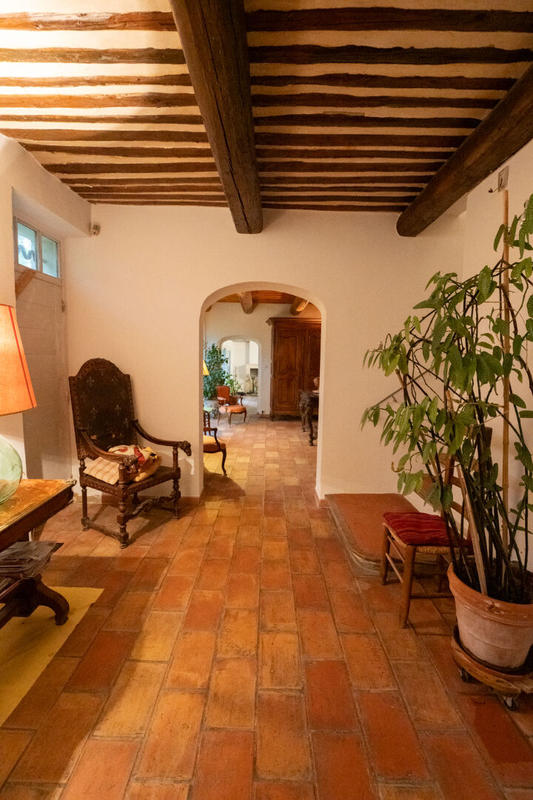 Maison - 240 m² - 7 pièces