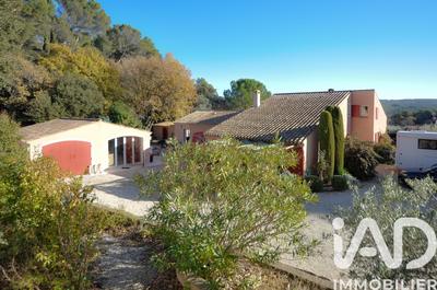 Maison - 215 m² - 8 pièces