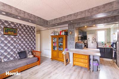 Maison - 140 m² - 9 pièces