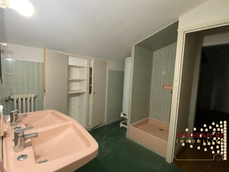 Maison - 220 m² - 8 pièces