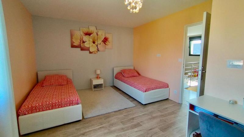 Maison - 158 m² - 6 pièces