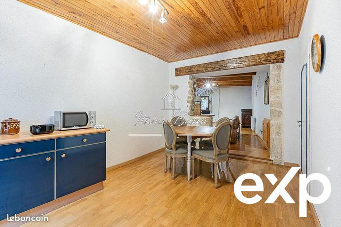 Maison - 238 m² - 9 pièces