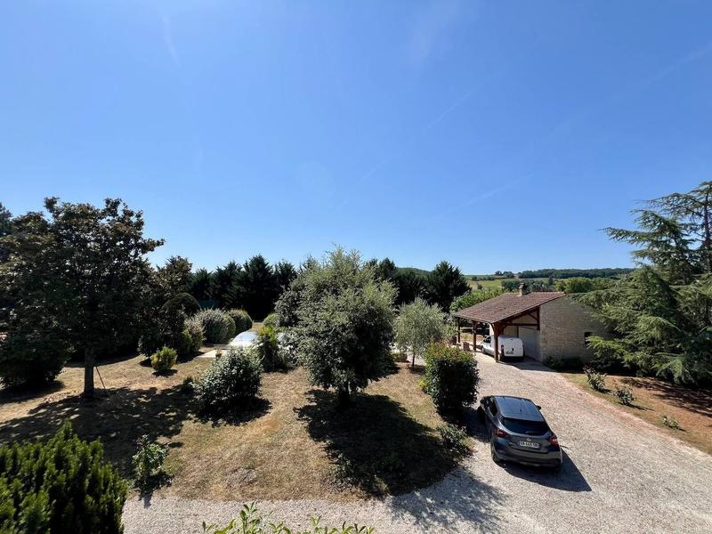 Maison traditionnelle - 308 m² - 10 pièces