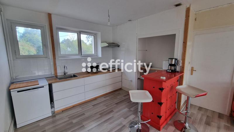 Maison - 205 m² - 8 pièces