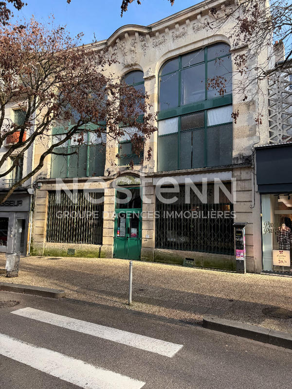 Local commercial - 1 300 m²