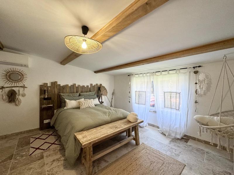 Propriété - 270 m² - 10 pièces