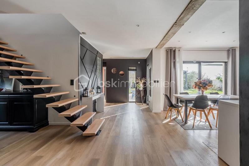 Maison - 163 m² - 5 pièces