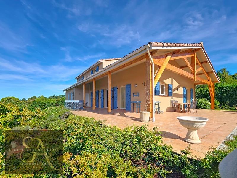 Maison - 174 m² - 5 pièces