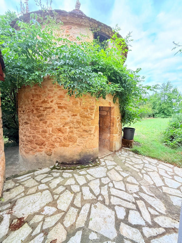 Maison - 280 m² - 12 pièces