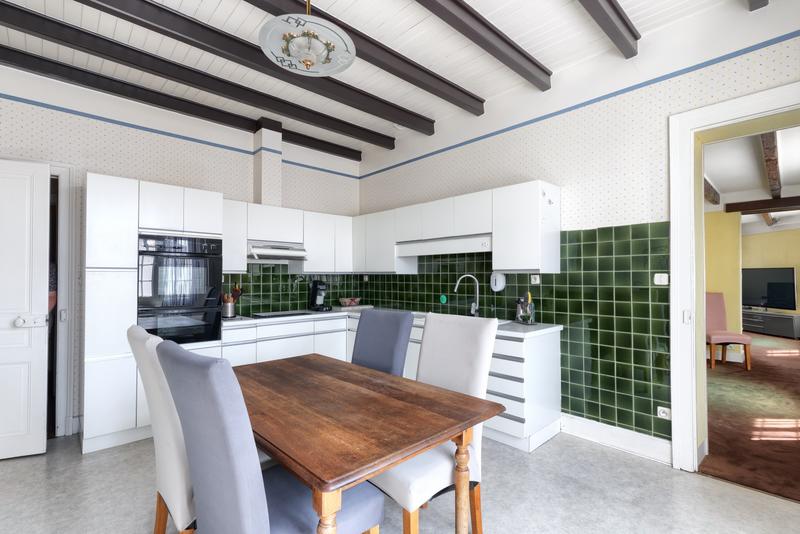 Maison - 265 m² - 10 pièces