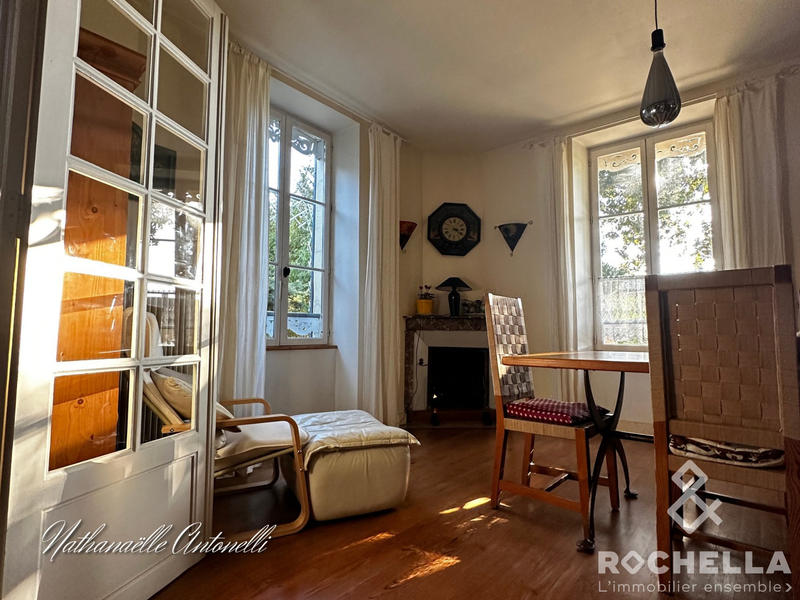 Maison ancienne - 256 m² - 8 pièces