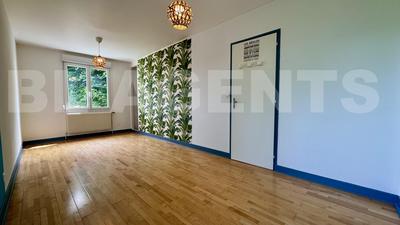 Maison - 179 m² - 9 pièces