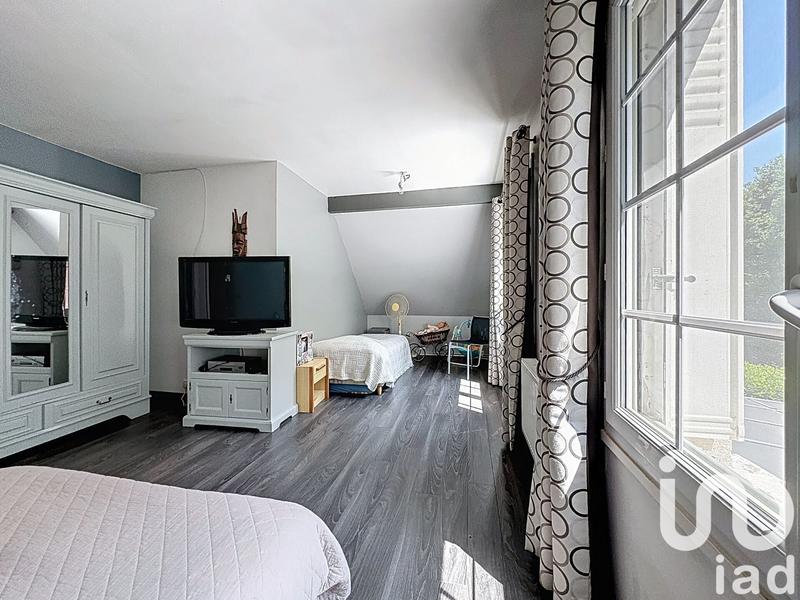 Maison - 270 m² - 9 pièces