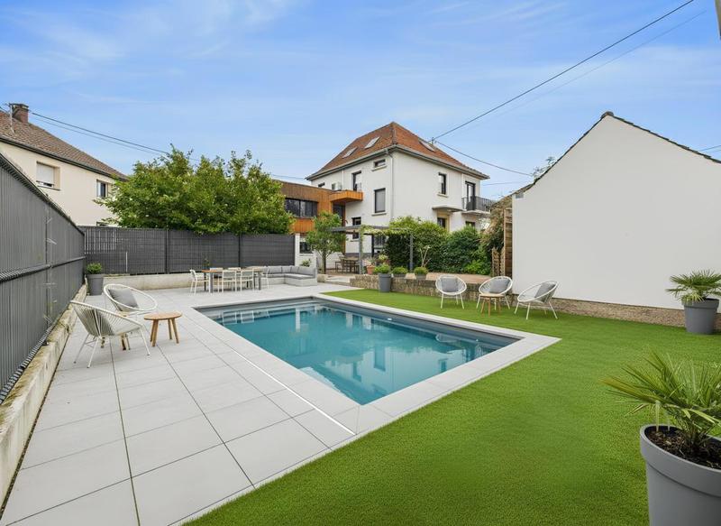 Maison - 202 m² - 5 pièces