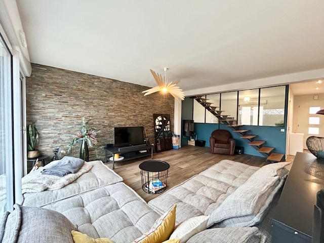 Maison - 167 m² - 7 pièces