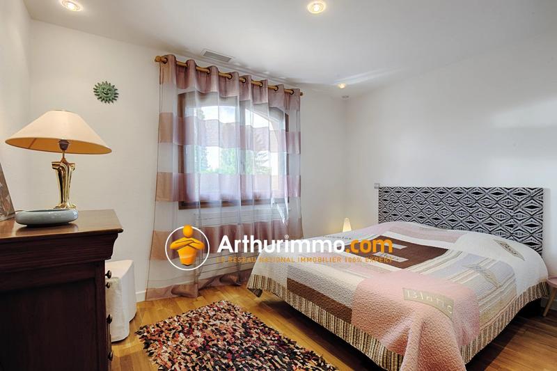 Maison - 181 m² - 6 pièces