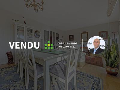 Appartement - 82 m² - 3 pièces