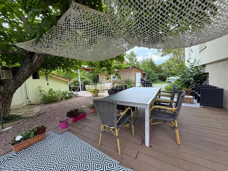 Maison - 303 m² - 10 pièces