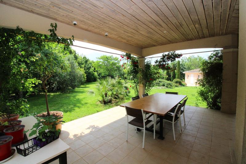 Maison - 242 m² - 7 pièces