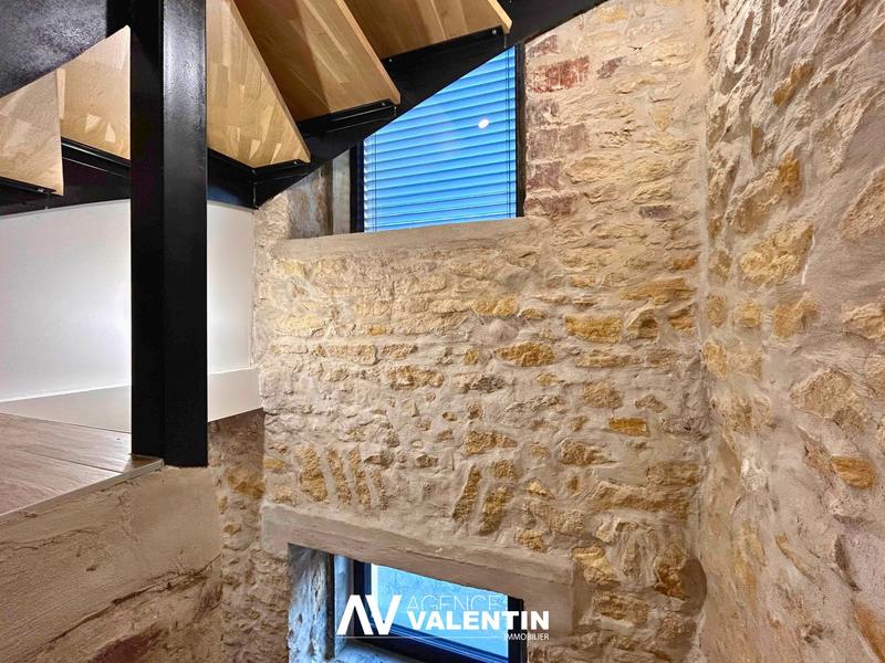 Maison - 221 m² - 9 pièces