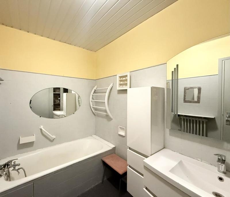 Appartement ancien - 85 m² - 4 pièces