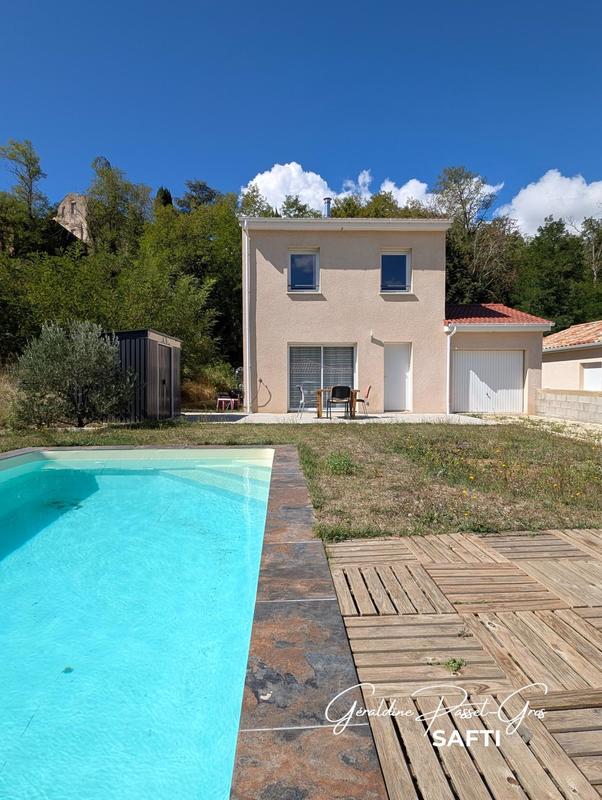 Maison - 84 m² - 4 pièces