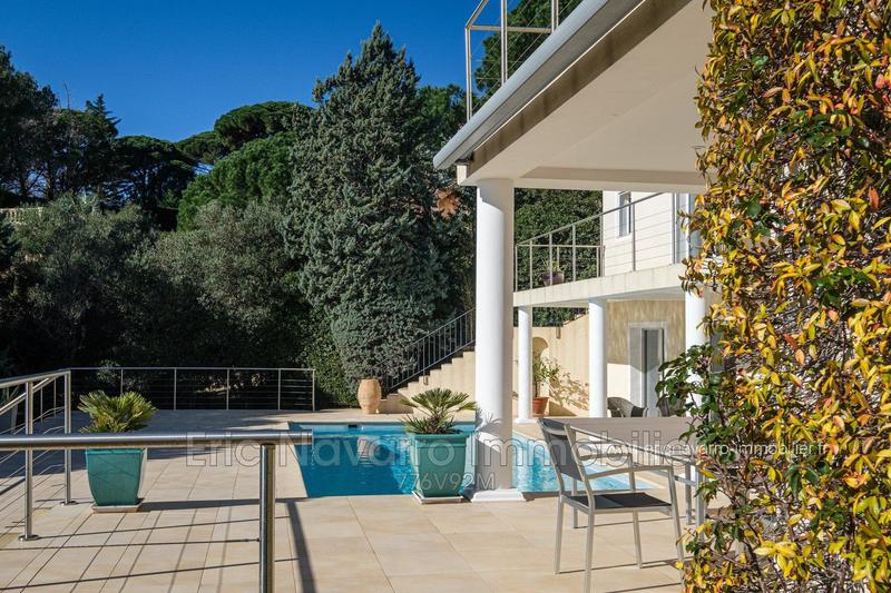 Villa - 250 m² - 6 pièces