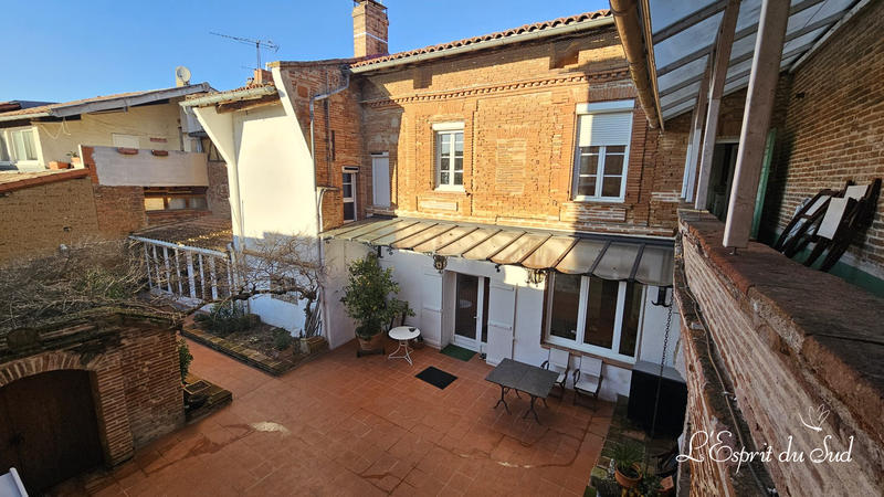 Maison ancienne - 355 m² - 8 pièces