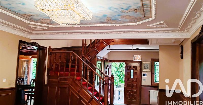 Maison - 300 m² - 12 pièces