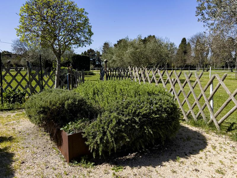 Mas - 460 m² - 14 pièces