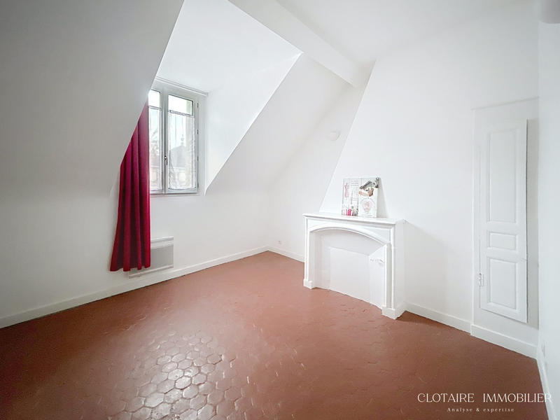 Maison - 600 m² - 12 pièces