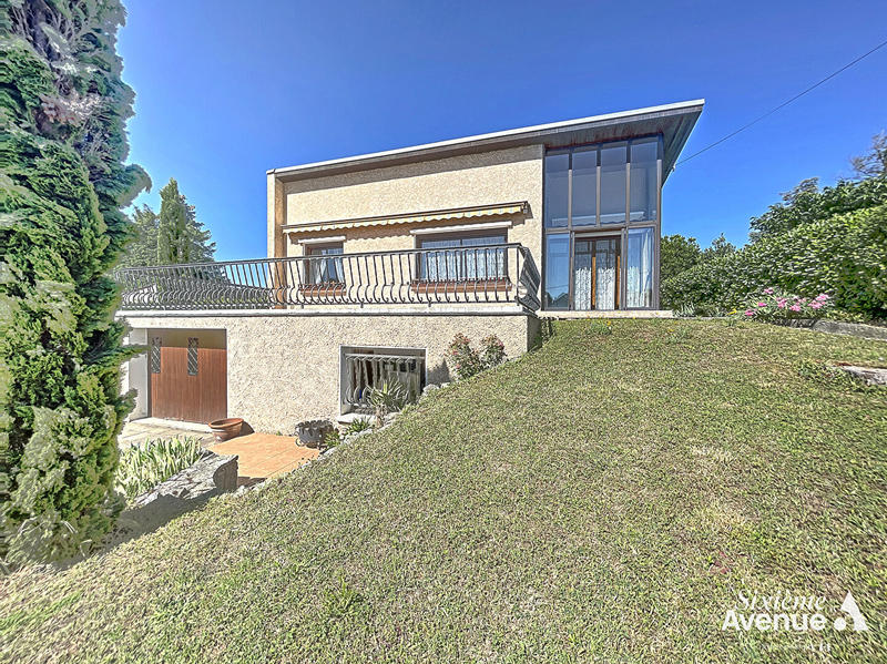 Maison - 120 m² - 5 pièces