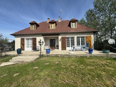 Villa - 217 m² - 8 pièces