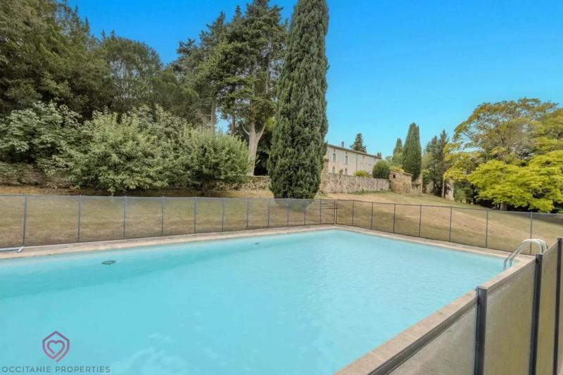 Propriété - 520 m² - 13 pièces