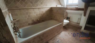 Maison - 221 m² - 8 pièces