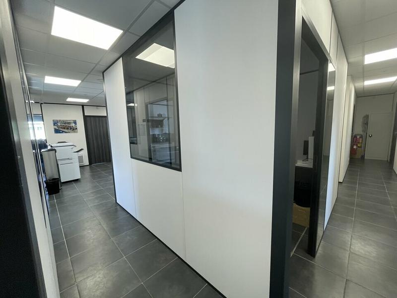 Local d'activité / Entrepôt - 590 m²