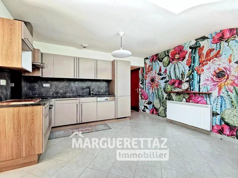 Appartement - 80 m² - 4 pièces